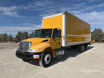 2019 International 4300 4x2 Furgoneta caja cerrada