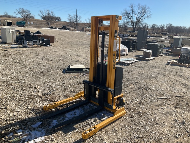 Big Joe Electric Pallet Stacker