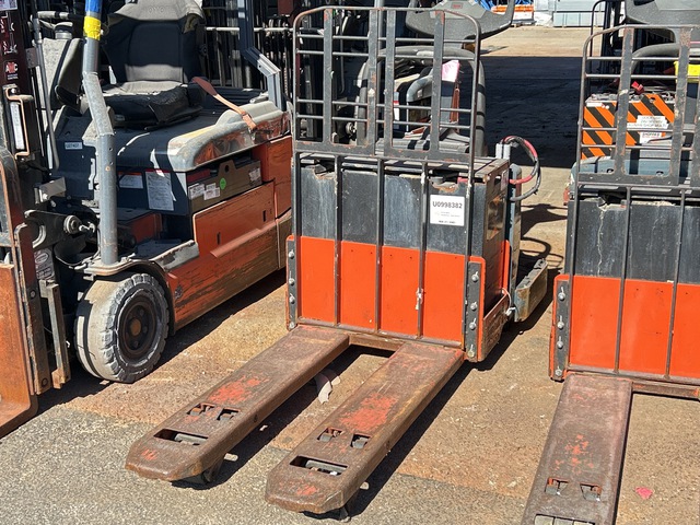 2020 Toyota 8HBE30 6000 lb Electric Pallet Jack