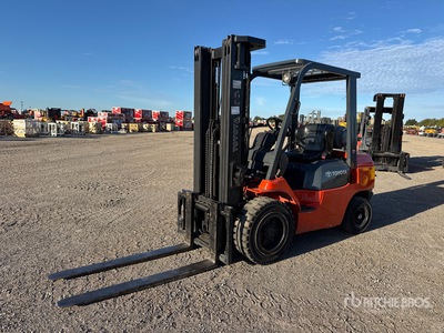 Toyota 7FGU30 6000 lb Carretilla Elevadora