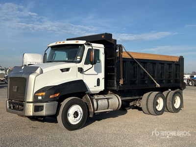 2014 Cat CT660 6x4 T / A-kiepwagen