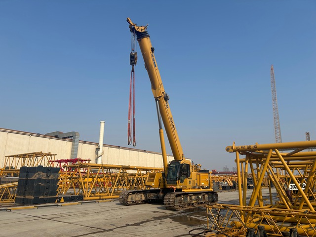 2022 XCMG XGC40T 40 ton Telescopic Crawler Crane