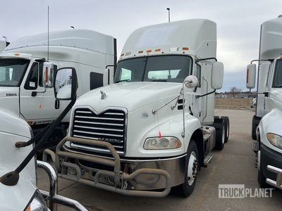 2014 Mack CXU613 6x4 3-Achs Sattelzugmaschine