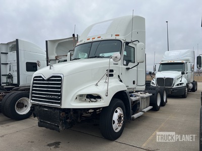 2015 Mack CXU613 6x4 3-Achs Sattelzugmaschine