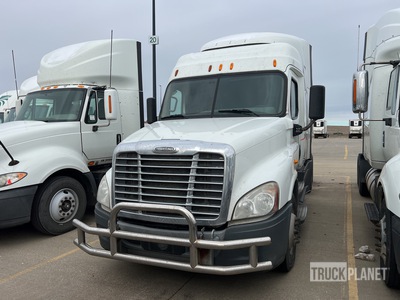 2014 Freightliner Cascadia 125 6x4 3- Achs Sattelzugmaschine mit Schlafkabine