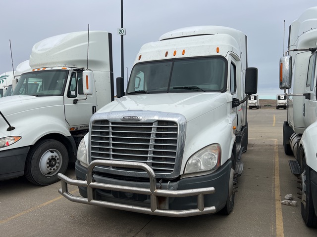 2014 Freightliner Cascadia 125 6x4 T/A Sleeper Truck Tractor