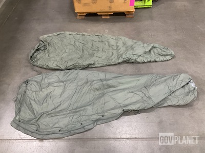 (18) Sleeping Bags