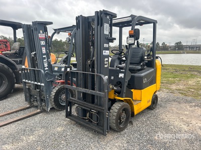 2019 UNforklift FL25T 5500 lb Pneumatic Tire Gabelstapler