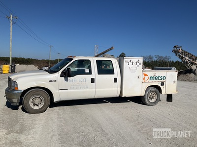2003 Ford F-350 XL 4x2 Crew Cab Utility Truck