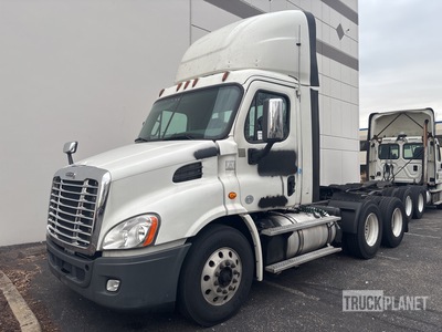 2016 Freightliner Cascadia ISX12 6x4 T/A Day Cab Truck Tractor