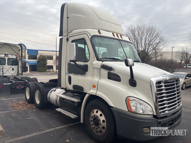 CAMIóN 2016 FREIGHTLINER