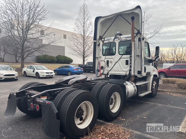 CAMIóN 2016 FREIGHTLINER