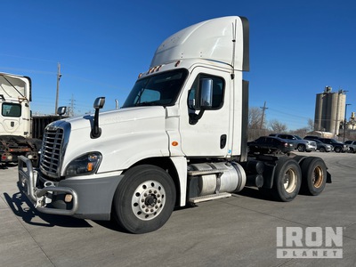 2017 Freightliner Cascadia 125 6x4 Ciągnik siodłowy T/A z kabiną dzienną