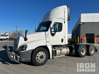 2017 Freightliner Cascadia 6x4 Ciągnik siodłowy T/A z kabiną dzienną