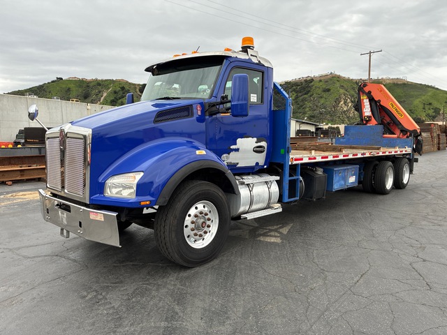 2015 Palfinger PK 30002 21160 lb Knuckle Boom on 2016 Kenworth T880 6x4 Boom Truck