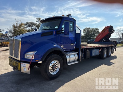 2018 Palfinger PK30002 10000 kg Knuckle Boom on 2019 Kenworth T880 8x4 Truck Tractor w/Crane