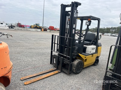 1996 TCM FCG25T7T 5000 lb Pneumatic Tire Chariot Élévateur