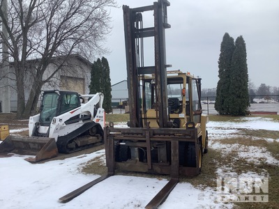 Cat DP-70 13400 lb Pneumatic Tire Wózek widłowy