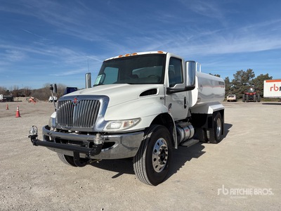 2020 International MV607 2000 gal 4x2 Water Truck