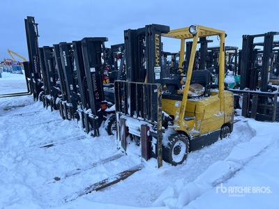 Hyster S65XM 5800 lb Cushion Tire Forklift (Inoperable)