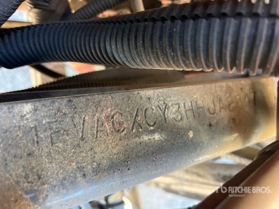 Elgin Broom Bear on 2017 Freightliner M2 106 كانسة شوارع