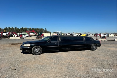 2006 Lincoln Town Car Limusina