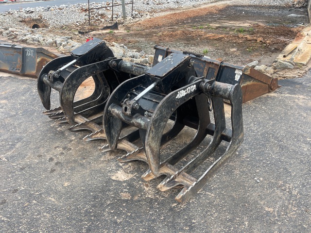 Land Pride SGC0660 Skid Steer Grapple