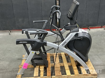 Life Fitness ARC Trainer Elliptical