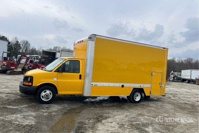 2009 GMC Savana G3500 4x2 Lube Truck