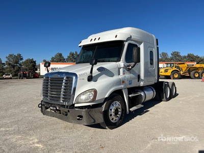 2015 Freightliner Cascadia 125 6x4 T/A Sleeper Truck Tractor