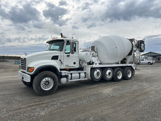 2005 Mack CV713 12x4 Mixer Truck