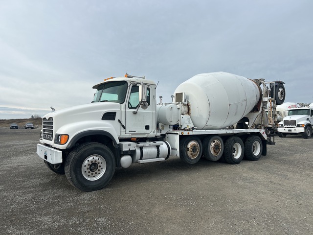 2006 Mack CV713 12x4 Mixer Truck