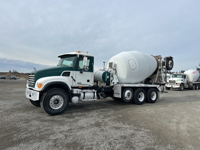 2005 Mack CV513 10x4 Mixer Truck
