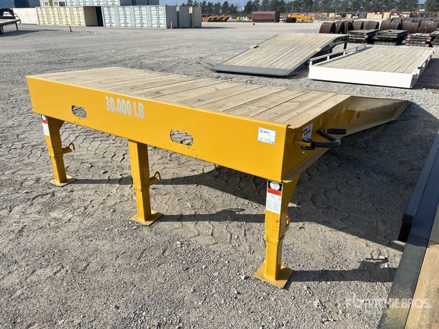 20ft Loading Ramp 20 ft Loading Ramp Varios. Industrial (Unused) | Ritchie Bros. Auctioneers