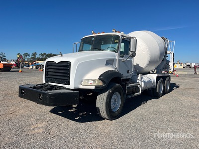 2005 Mack CT713 Mixer Truck