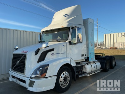 2015 Volvo VNL CNG T/A Day Cab Truck Tractor