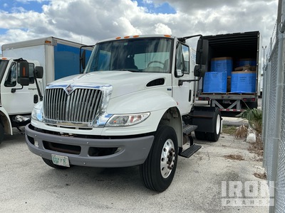 2010 International 4400 4x2 S/A Day Cab Truck Tractor
