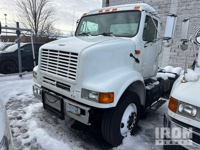 2000 International 8100 4x2 2-Achs Sattelzugmaschine