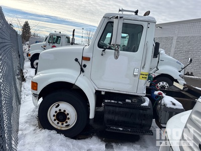 2000 International 8100 4x2 2-Achs Sattelzugmaschine