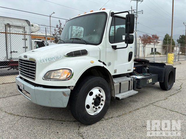 Freightliner M 2 2011. Lot# 14578468. VIN 1FUBCYDT1BDAX1279. Photo 1