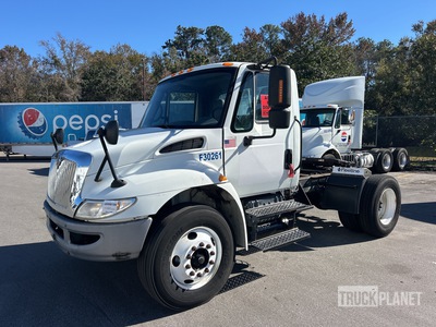 2003 International 4300 4X2 4x2 Tracteur routier