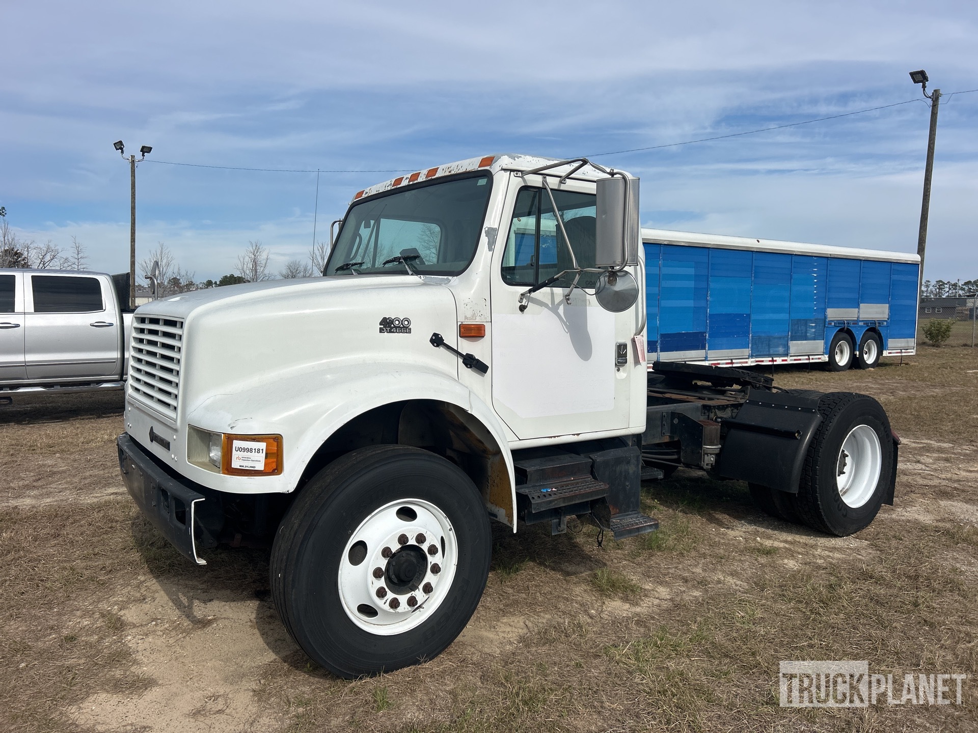 2001 International 4900 4x2 S/A Day Cab Truck Tractor in Valdosta