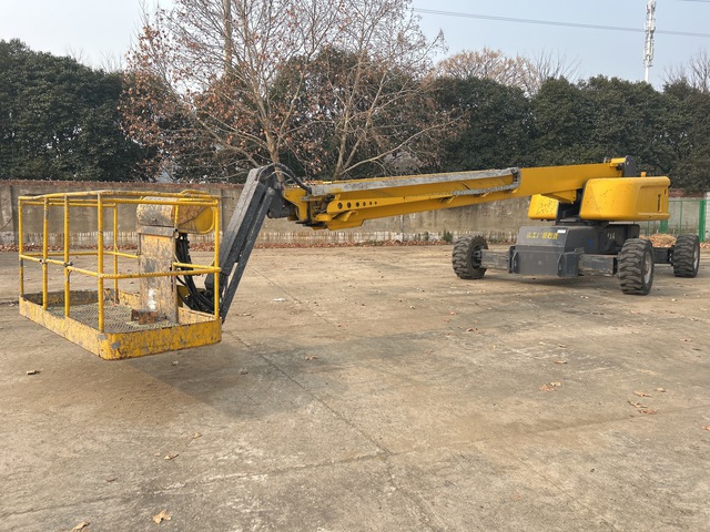 2017 XCMG GTBZ32S 4WD Diesel Telescopic Boom Lift 2017 XCMG GTBZ32S 4WD Diesel Telescopic Boom Lift