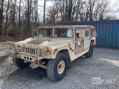 2005 AM General M1097R1 HMMWV 4 Door Soft Top w/Truck Body