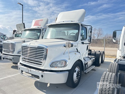 2016 Freightliner M2 112 6x4 3-Achs Sattelzugmaschine (Inoperable)