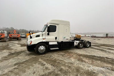 2018 Freightliner Cascadia 113 6x4 T/A Sleeper Truck Tractor