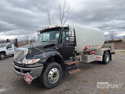 2010 International 4400 3200 gal 4x2 Propane Delivery Truck