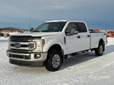 2022 Ford F-350 XLT 4x4 Crew Cab Pickup