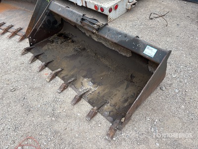 72 in General Purpose Skid Steer Bucket