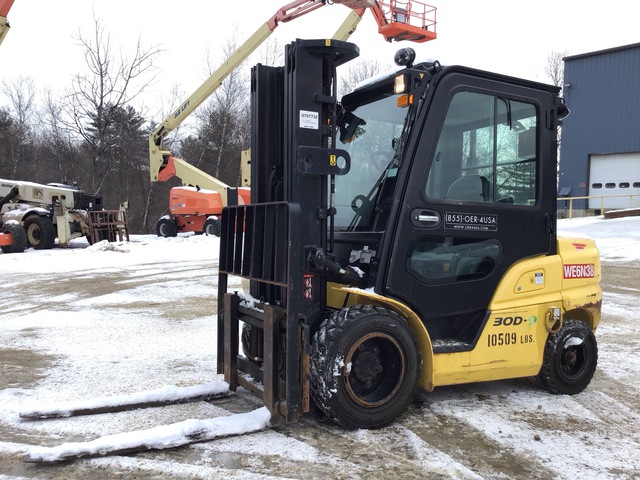 2015 (unverified) Hyundai 30D-9 5590 lb Pneumatic Tire Forklift